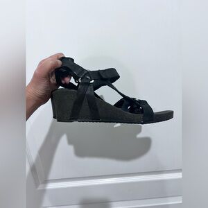 TEVA Ysidro Universal Leather Strap Wedge Sandal Size 7